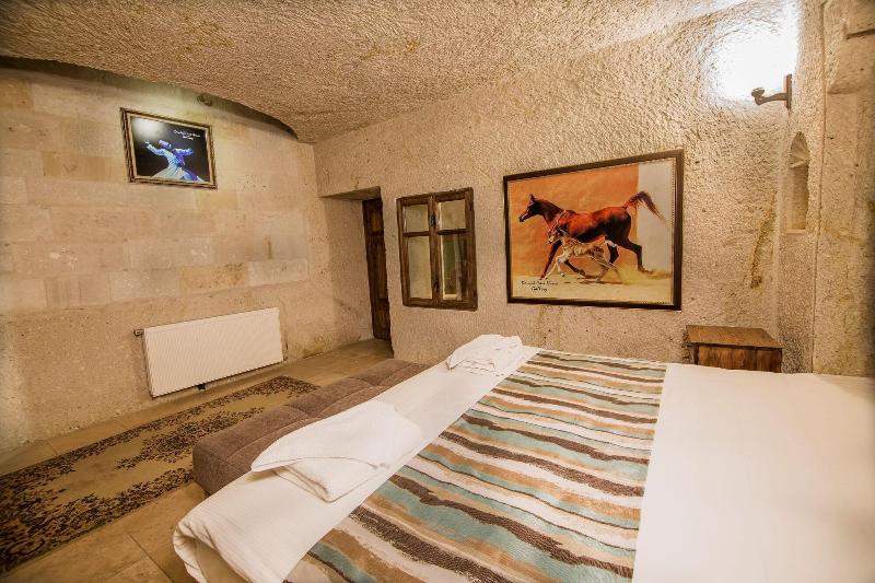 Elegance Cave Suites image