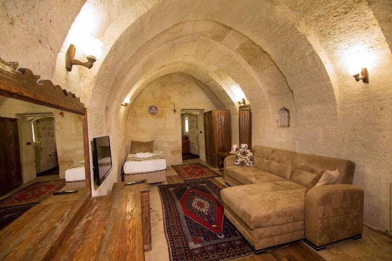 Elegance Cave Suites image
