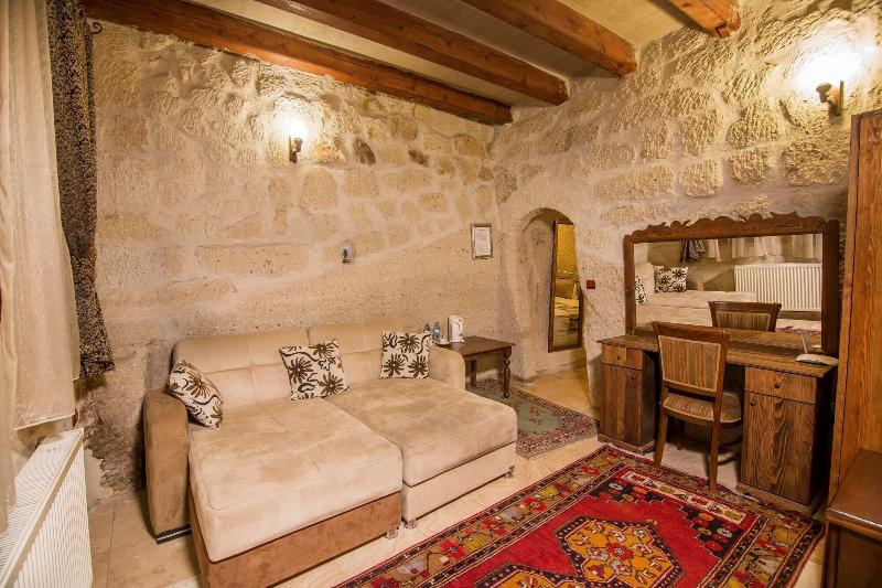 Elegance Cave Suites image