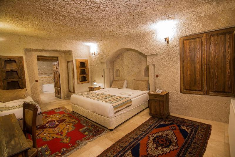 Elegance Cave Suites image
