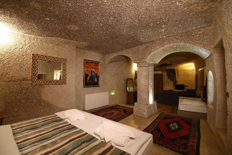 Elegance Cave Suites image