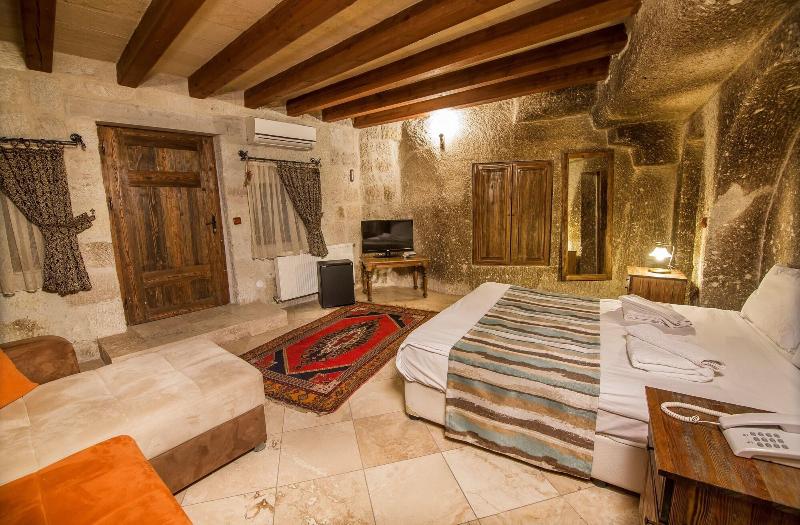 Elegance Cave Suites image