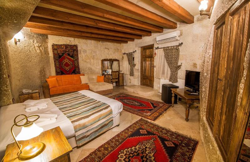Elegance Cave Suites image