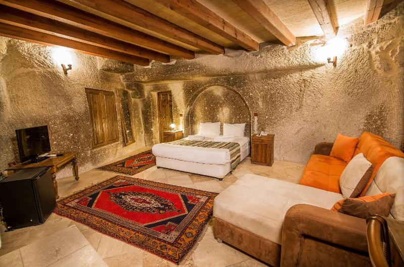 Elegance Cave Suites image