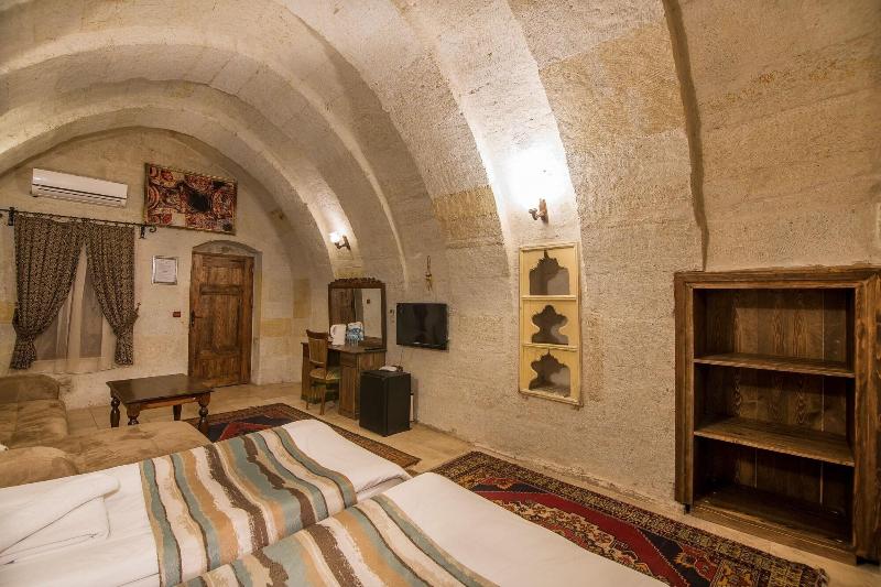 Elegance Cave Suites image