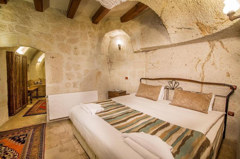 Elegance Cave Suites image