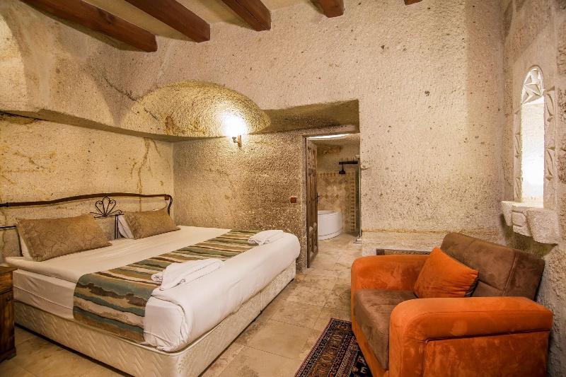 Elegance Cave Suites image