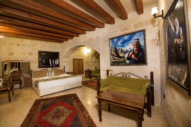 Elegance Cave Suites image