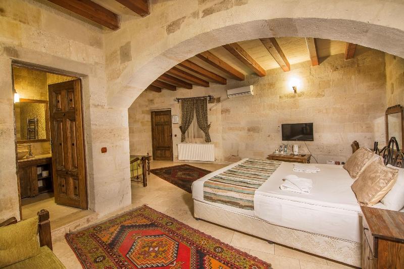 Elegance Cave Suites image