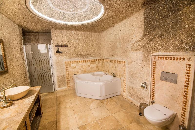 Elegance Cave Suites image