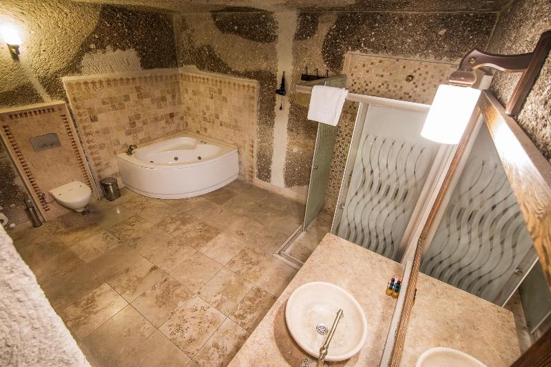 Elegance Cave Suites image