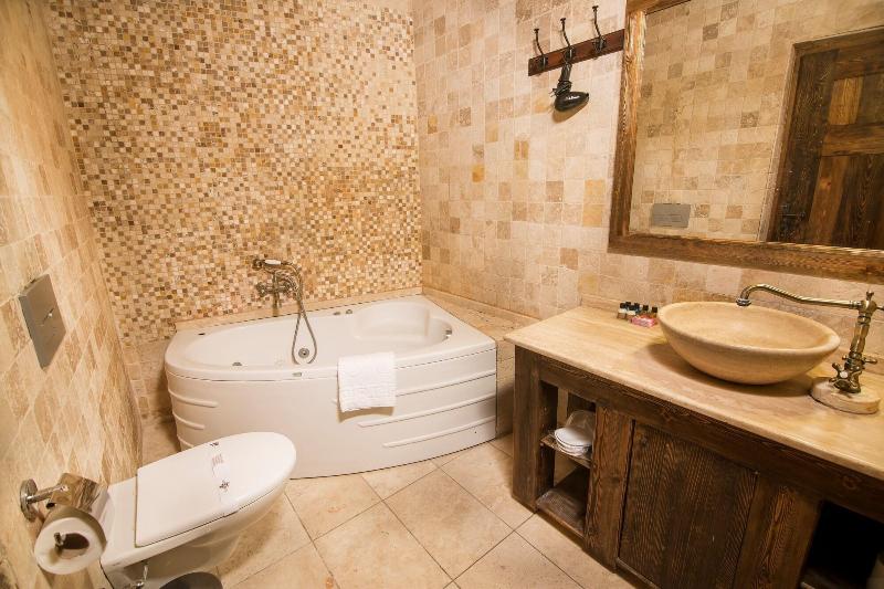 Elegance Cave Suites image