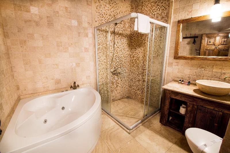 Elegance Cave Suites image