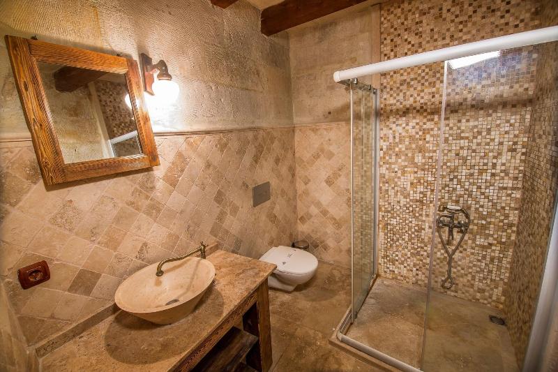 Elegance Cave Suites image