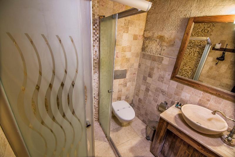 Elegance Cave Suites image