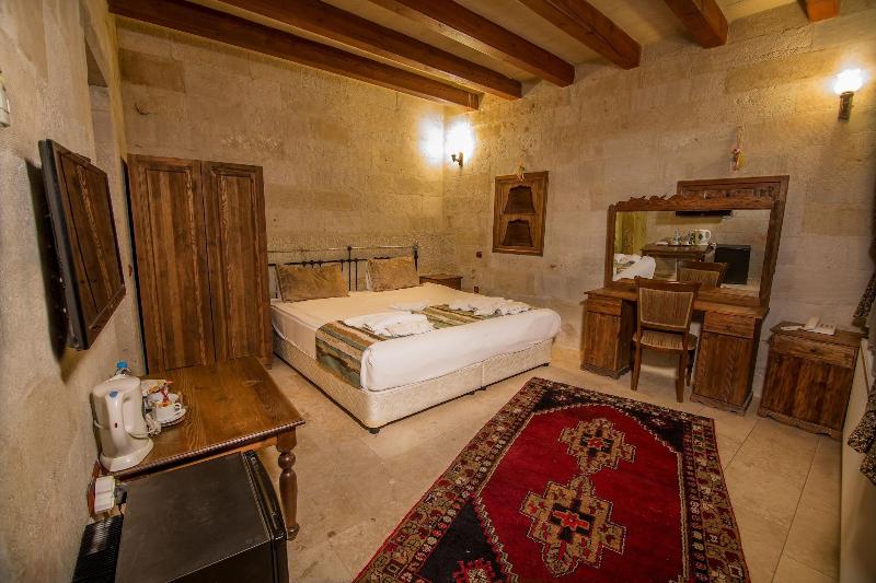 Elegance Cave Suites image