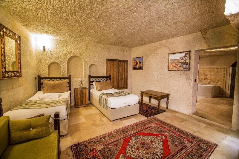 Elegance Cave Suites image