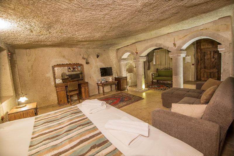 Elegance Cave Suites image