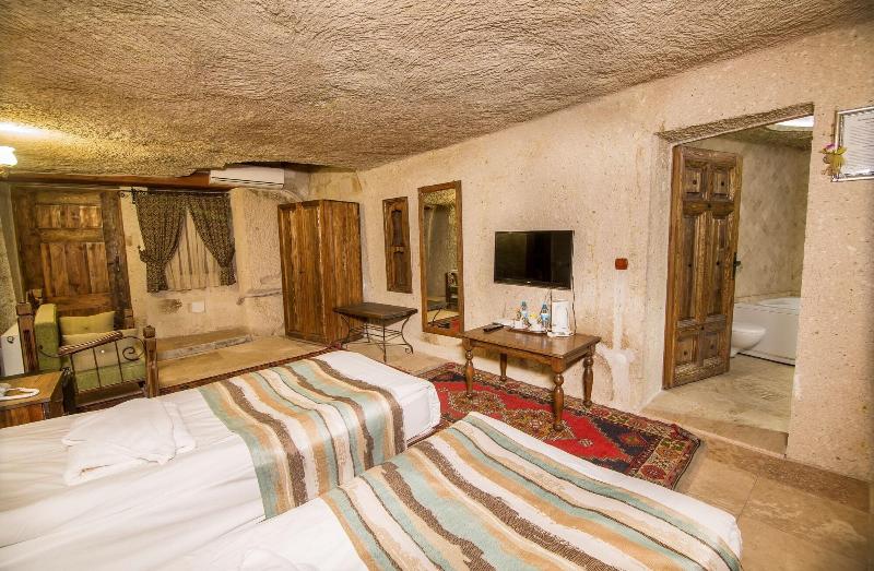 Elegance Cave Suites image
