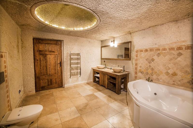Elegance Cave Suites image