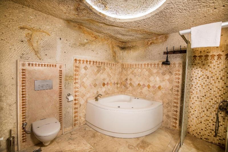 Elegance Cave Suites image