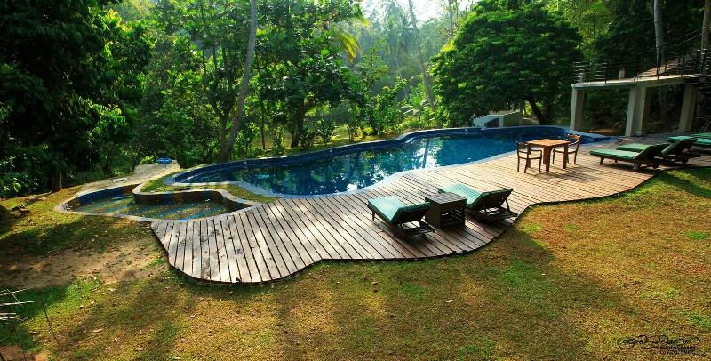 Jungle Village By Thawthisa image