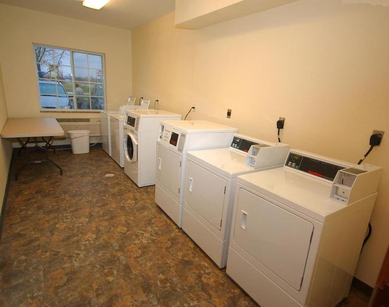 White House Suites image