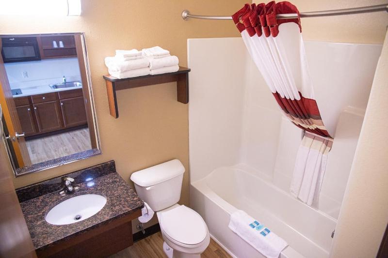 White House Suites image