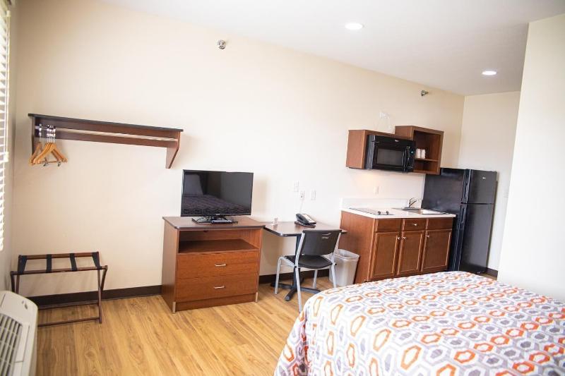 White House Suites image