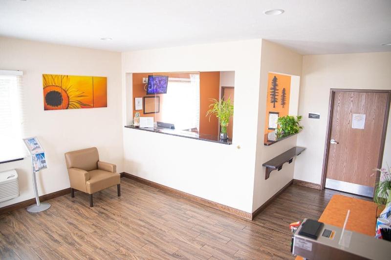 White House Suites image