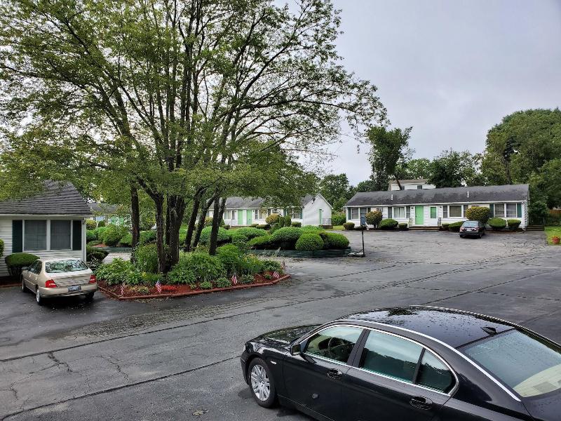 Founder's Brook Motel and Suites image