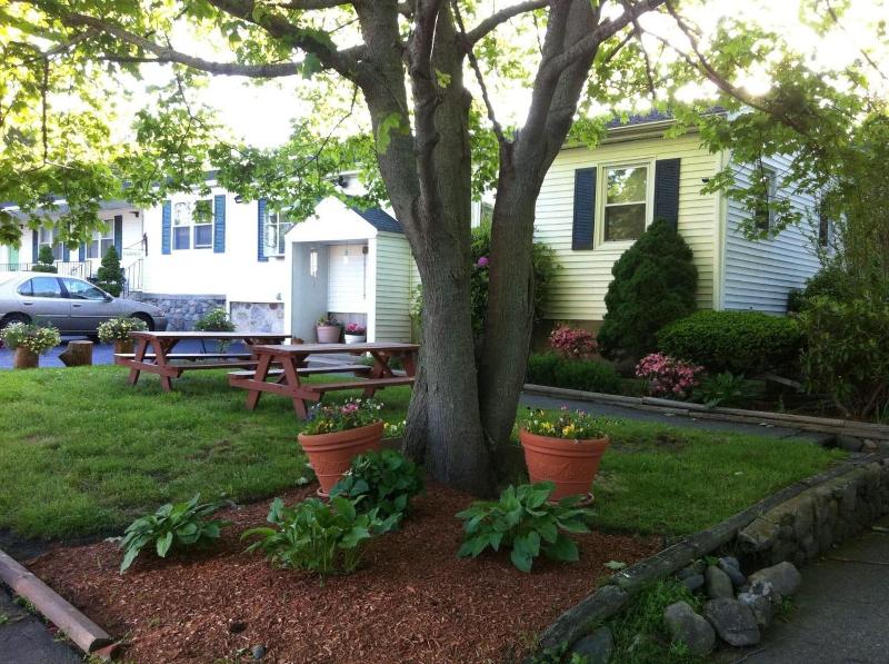Founder's Brook Motel and Suites image