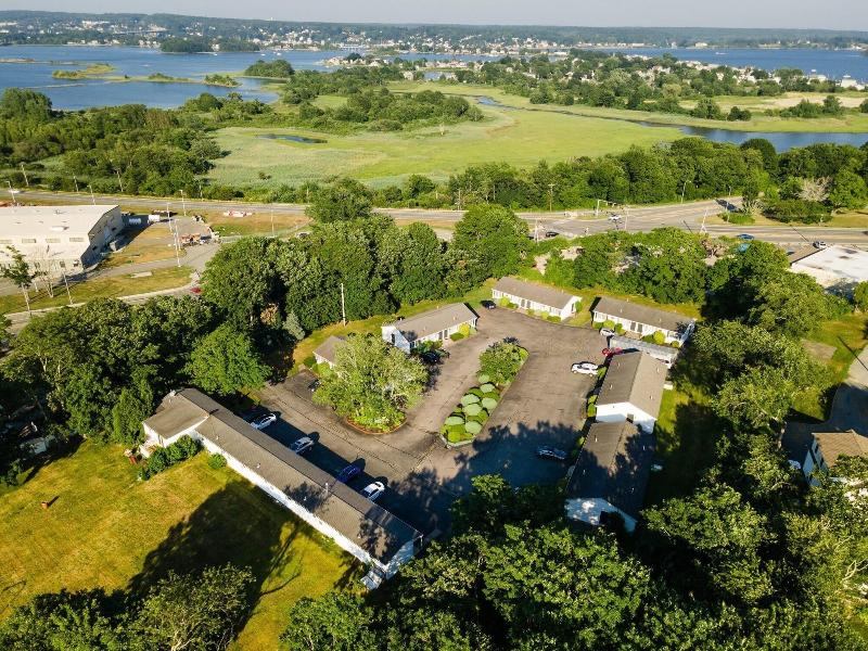 Founder's Brook Motel and Suites image