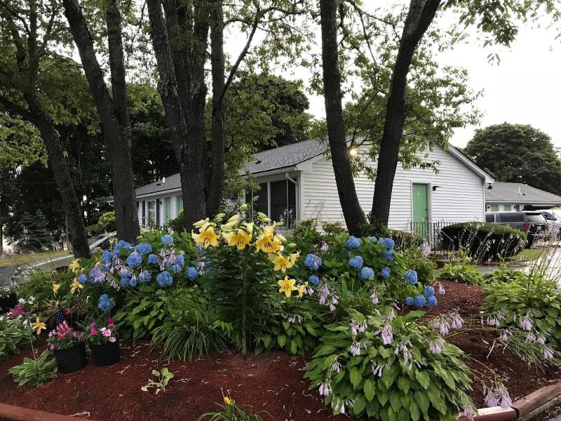 Founder's Brook Motel and Suites image