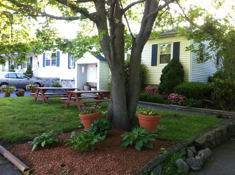 Founder's Brook Motel and Suites image