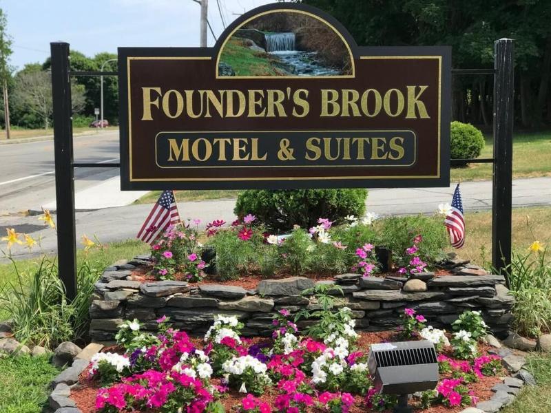 Founder's Brook Motel and Suites image