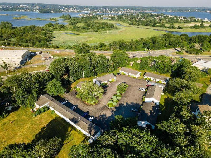 Founder's Brook Motel and Suites image