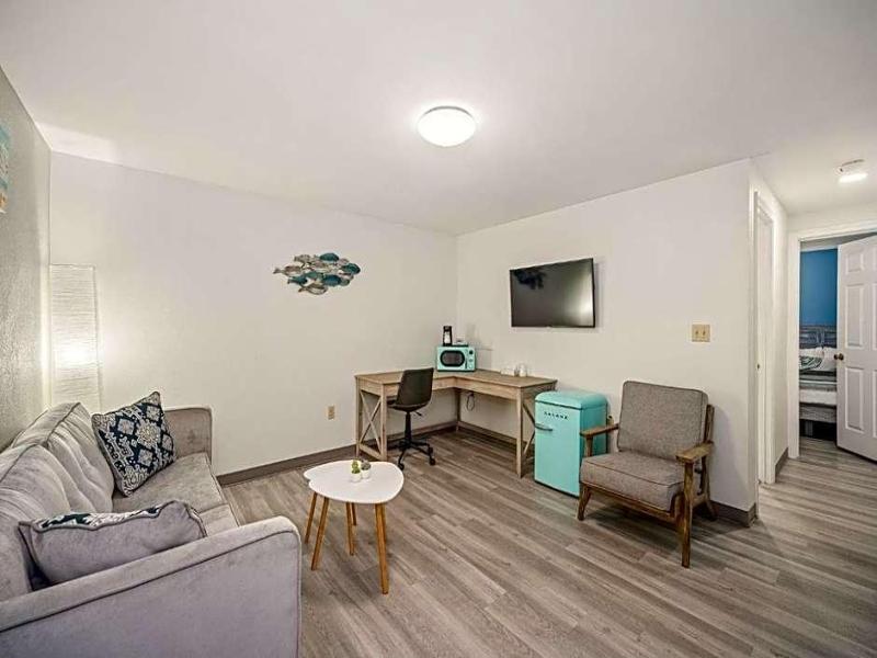 Founder's Brook Motel and Suites image