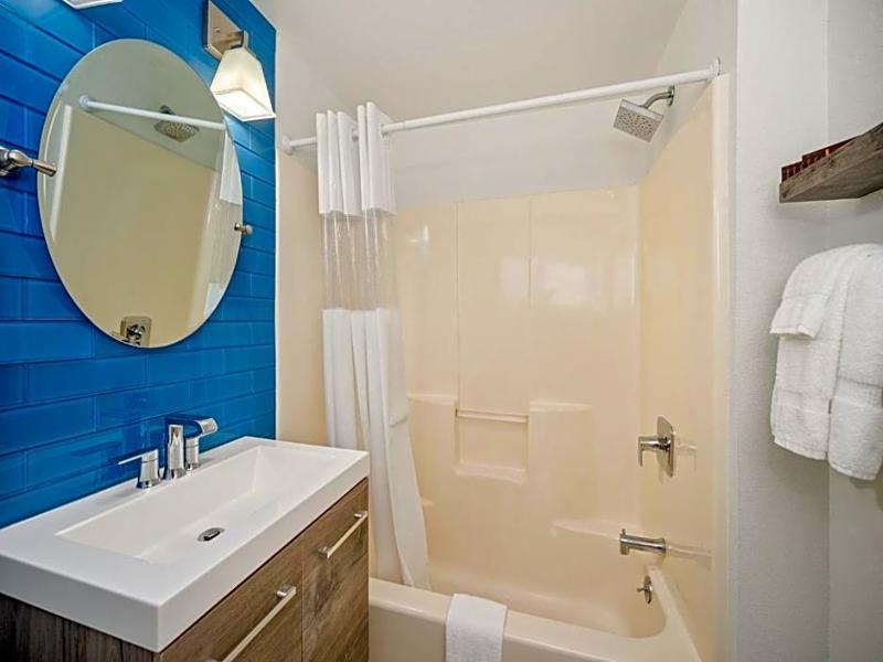 Founder's Brook Motel and Suites image