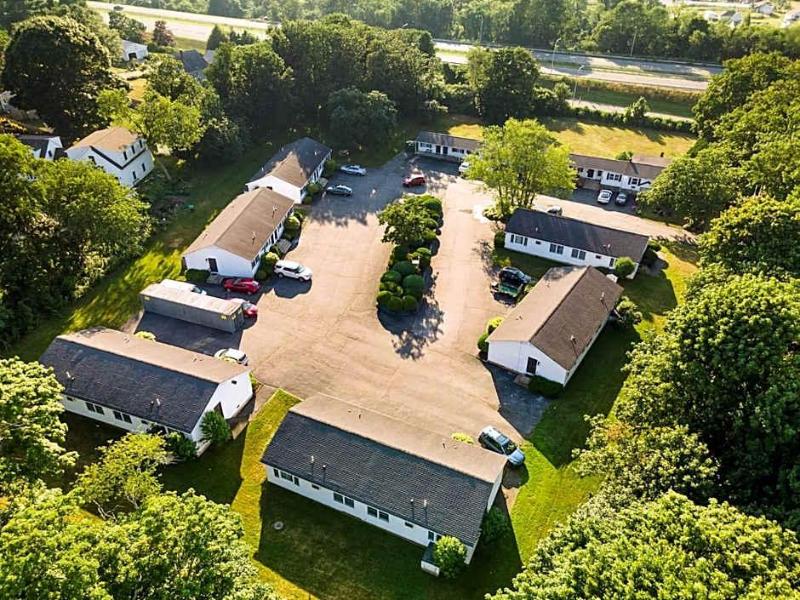 Founder's Brook Motel and Suites image