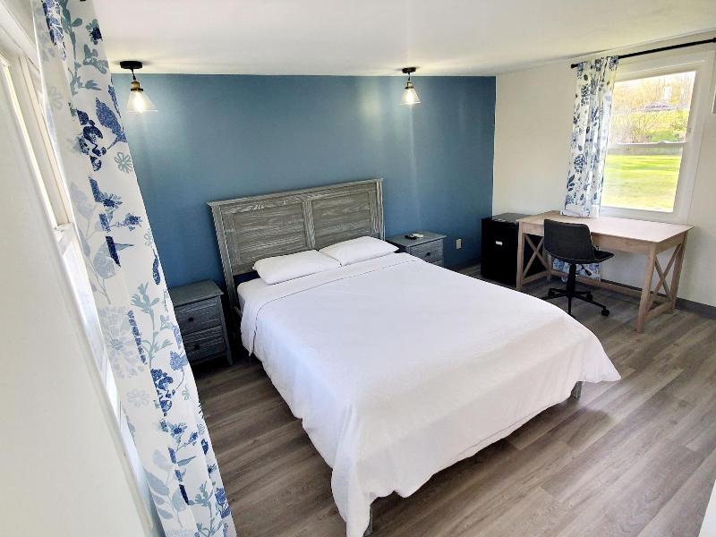 Founder's Brook Motel and Suites image