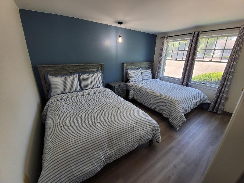 Founder's Brook Motel and Suites image