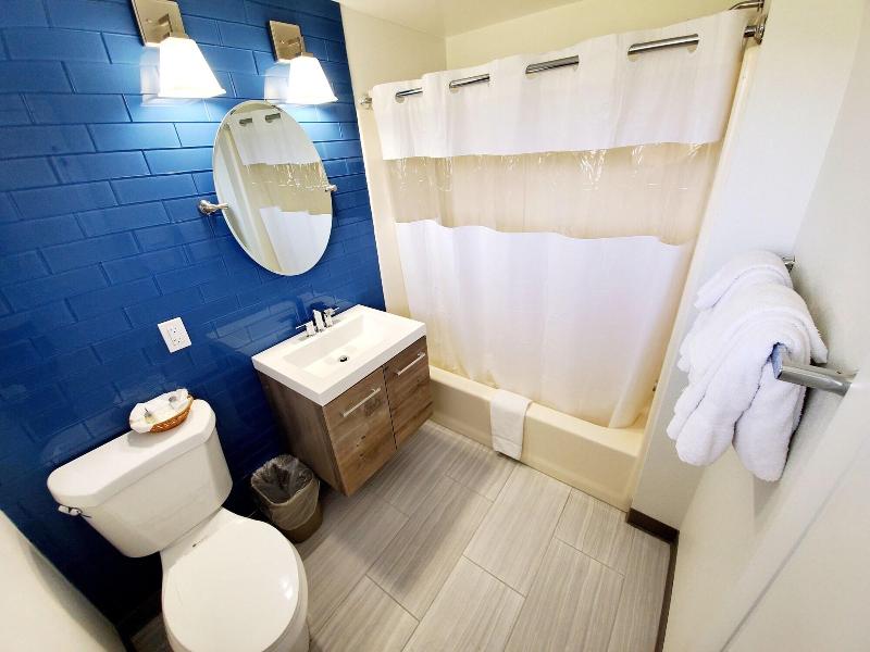 Founder's Brook Motel and Suites image