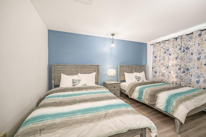 Founder's Brook Motel and Suites image