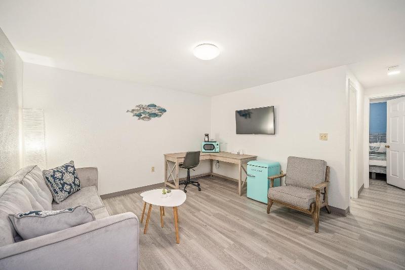 Founder's Brook Motel and Suites image