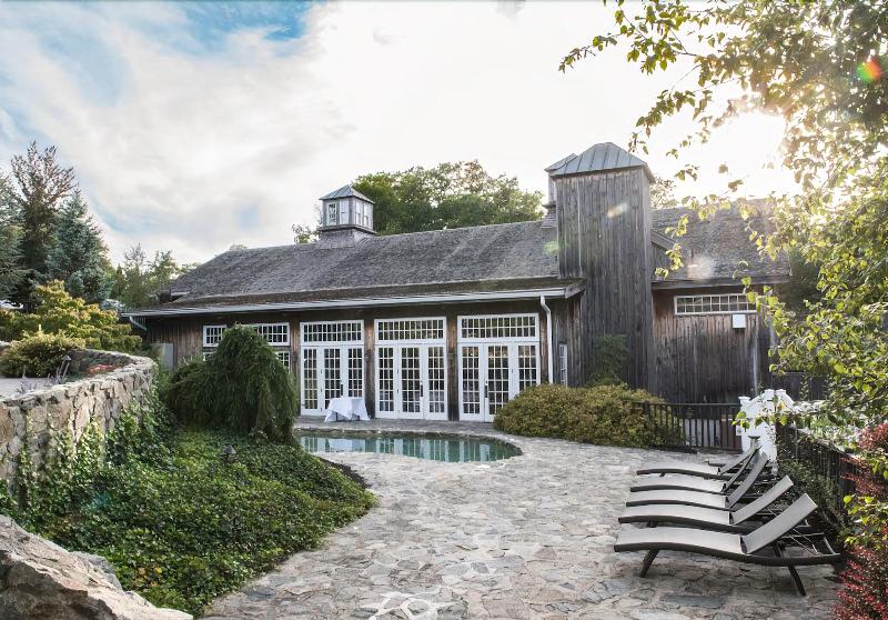 The Red Lion Inn Resort 1704 image