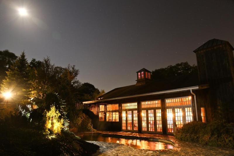 The Red Lion Inn Resort 1704 image