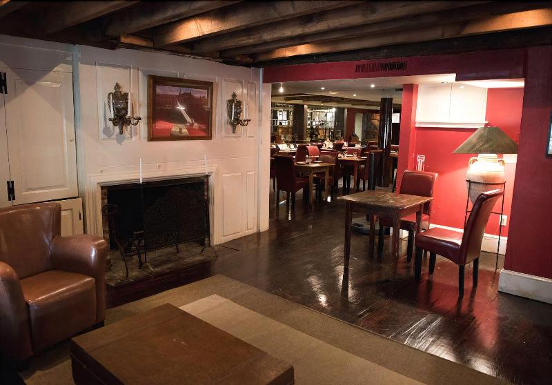 The Red Lion Inn Resort 1704 image