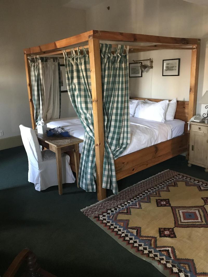 The Red Lion Inn Resort 1704 image