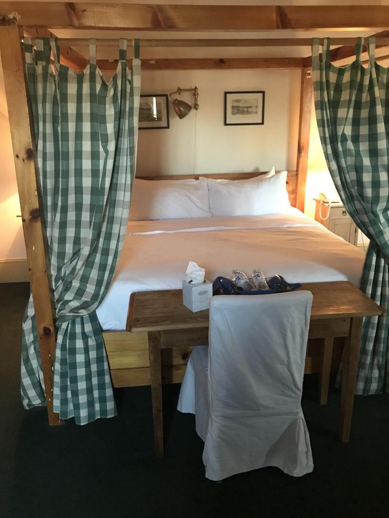 The Red Lion Inn Resort 1704 image